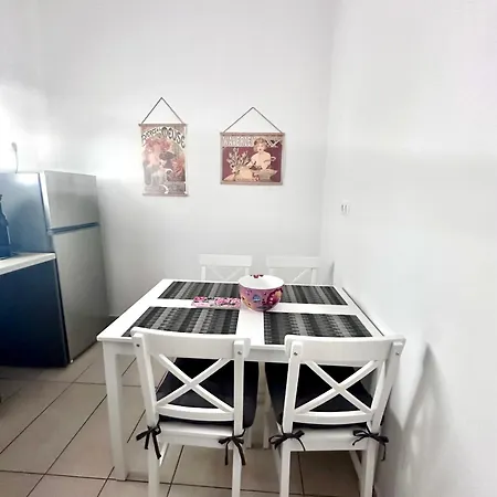 Cozy Faliro 1 Apartment